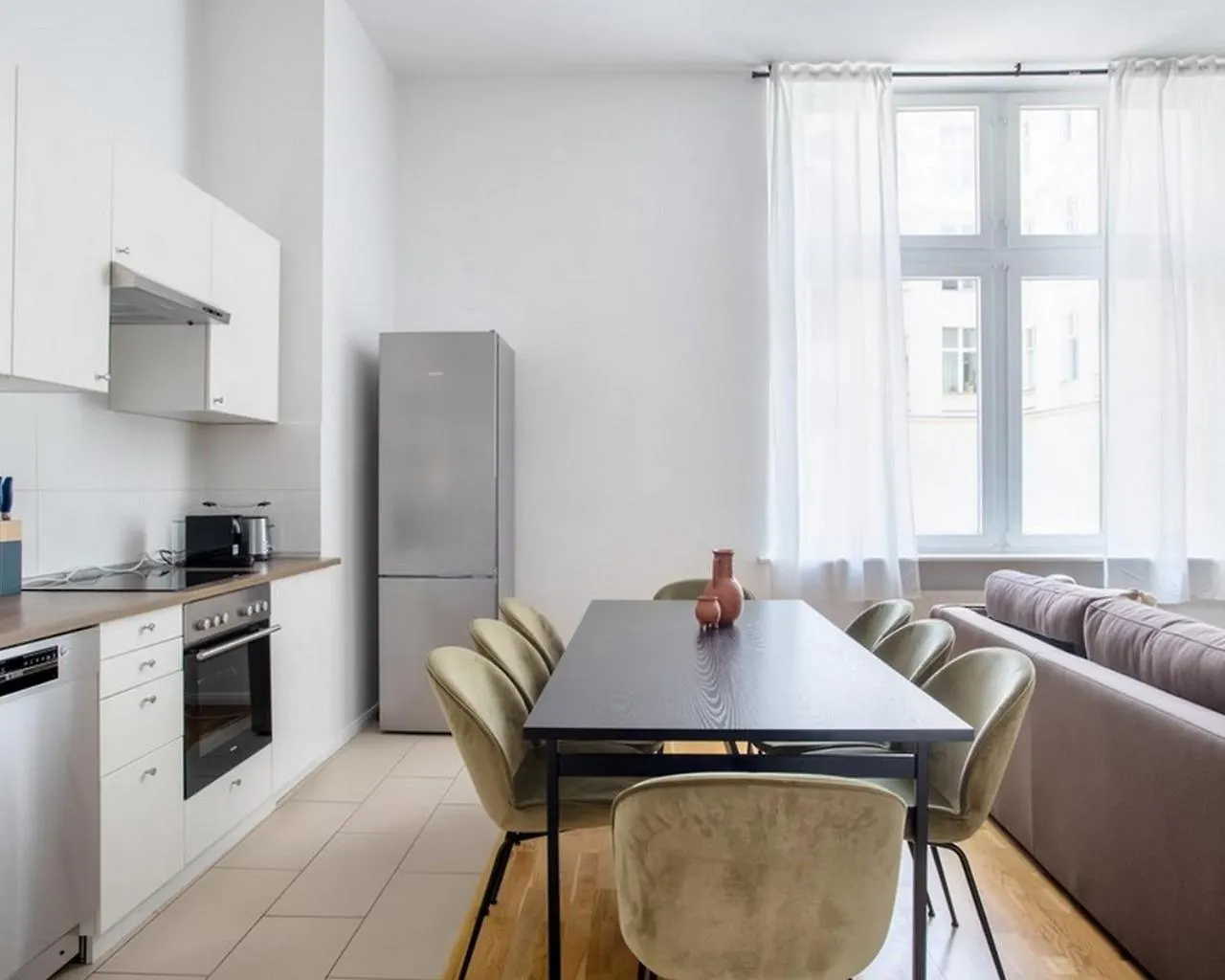 4Bdr Lovely Apartment Close To Everything Berlin Germany