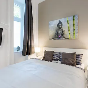 The Duesseldorfer, 1 Bedroom 1 Living Up To 4 People Apartment